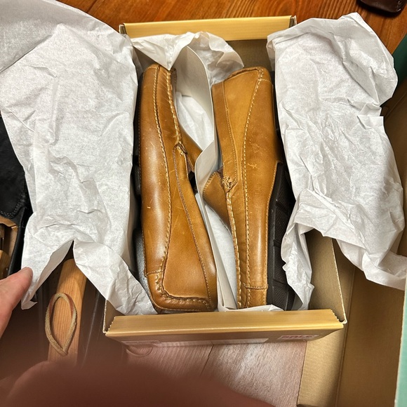 Clarks Size 9.5 Mansell Loafer (brown/tan available). New, never worn. - Picture 3 of 9